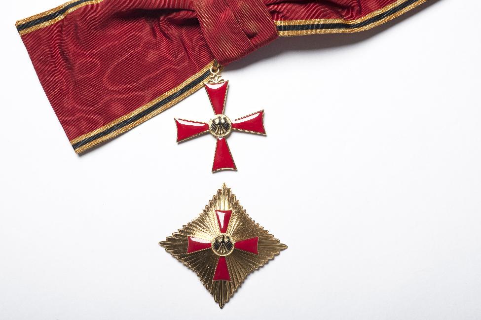 Das Große Verdienstkreuz mit Stern und Schulterband